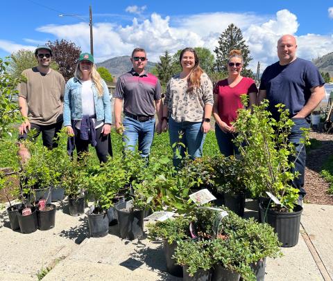 People of Mount Paul Food Centre