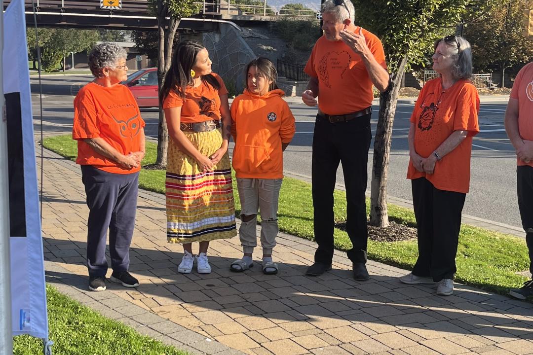 Raising the Tk’emlúps te Secwépemc Flag at City Hall