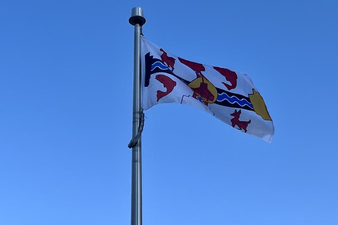 Raising the Tk’emlúps te Secwépemc Flag at City Hall